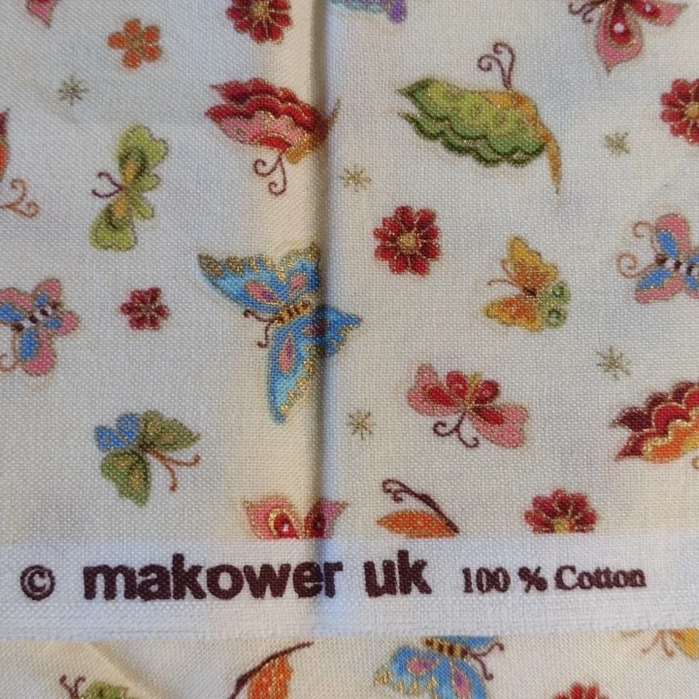 993 Fancy Cats 2 Butterfly Makower UK 100% Cotton Fabric 42